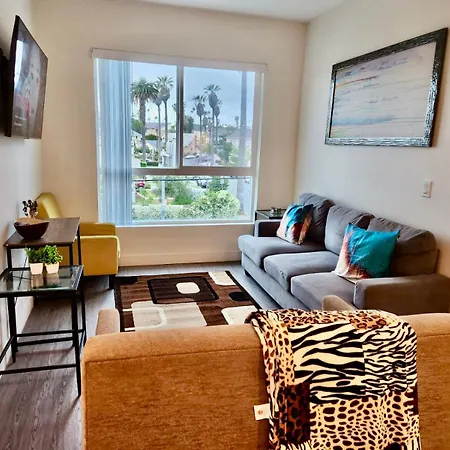Urban Chic Residences In Central La